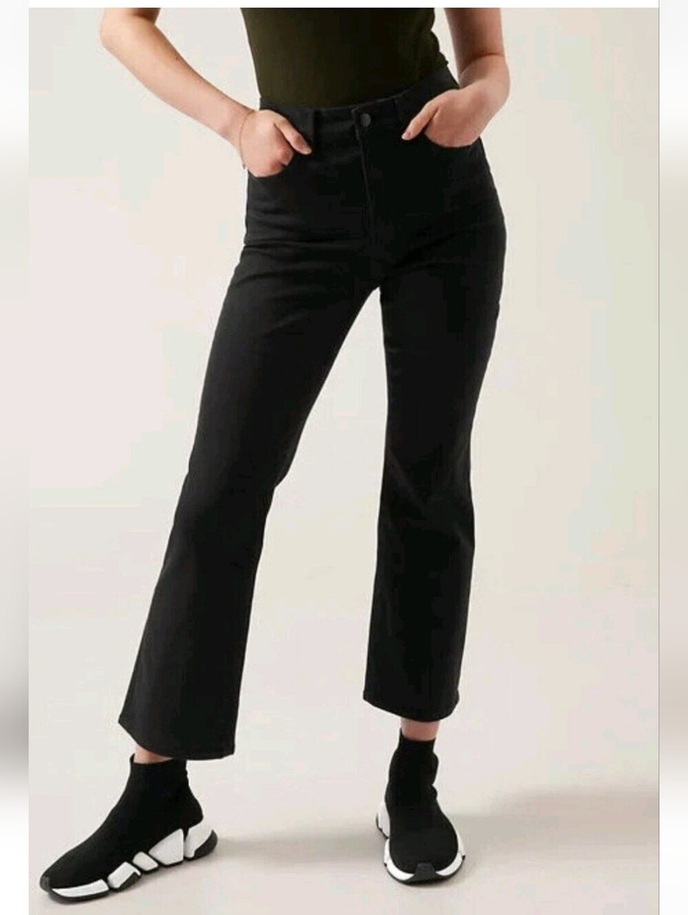 Athleta Flex Kick Flare Jean In Black Size 8 MSRP $119 EUC